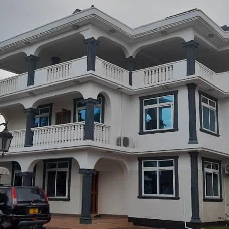 Luxury Beach Villa Inn Daressalam Exterior foto