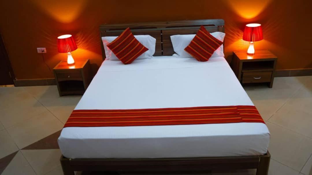 Luxury Beach Villa Inn Daressalam Exterior foto